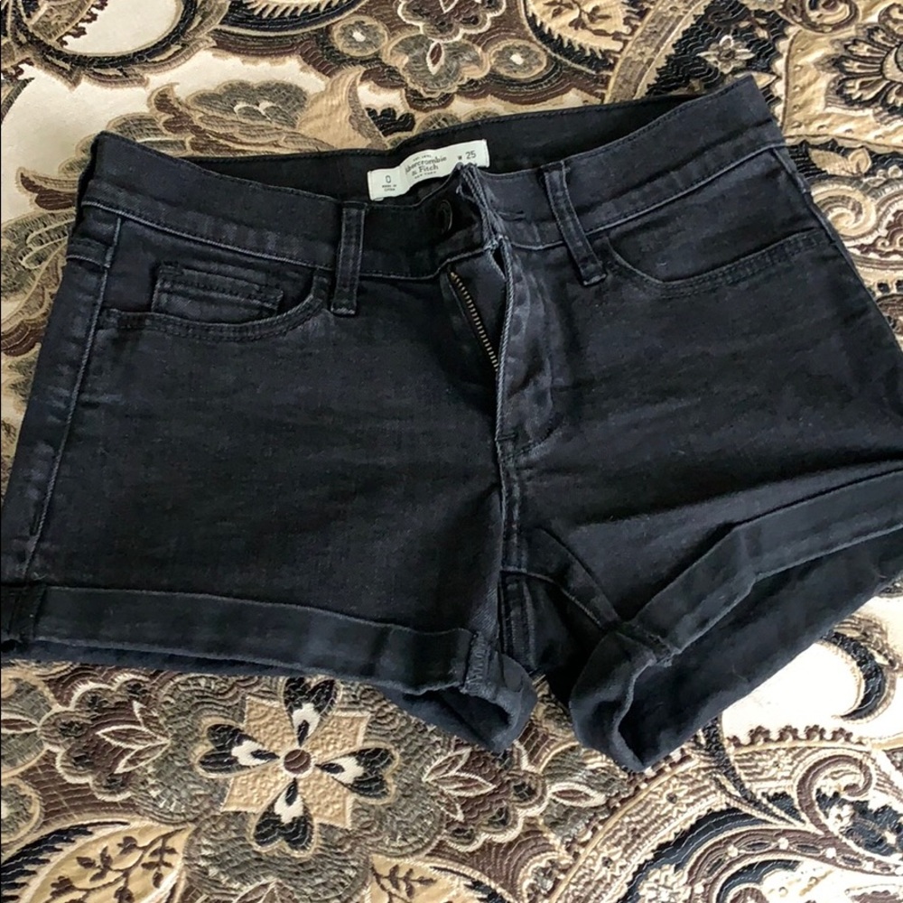 Black Abercrombie shorts